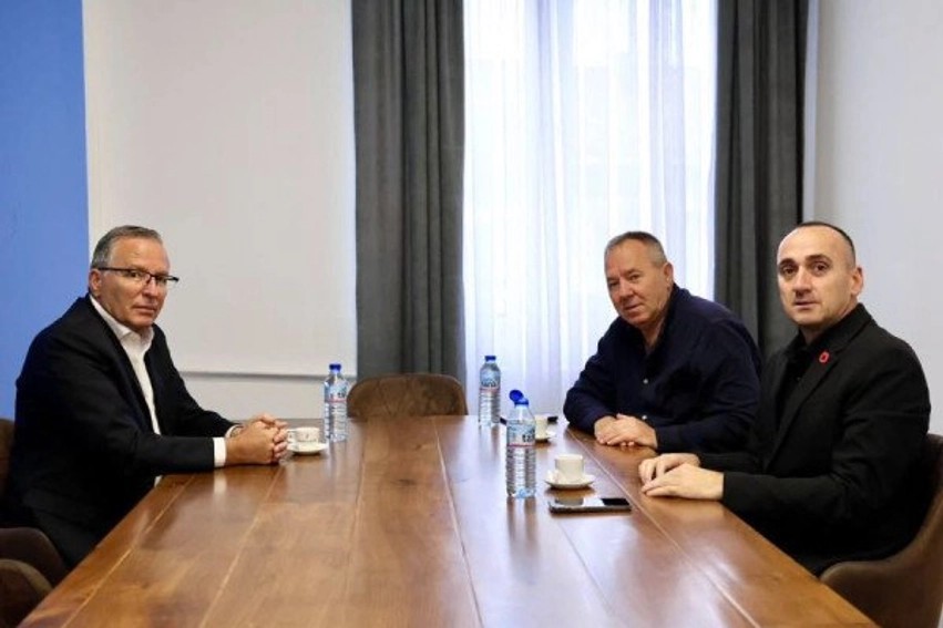 Bedri Hamza zhvillon takim me drejtuesit e OVL-UÇK-së: Të bashkuar kundër padrejtësive