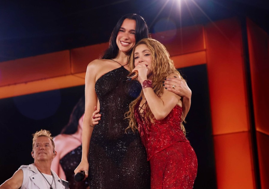 Kriza e bashkëpunimit me Shakirën në Madrid, Dua Lipa zbulon emocionet e skenës: U ndjeva njësh me publikun