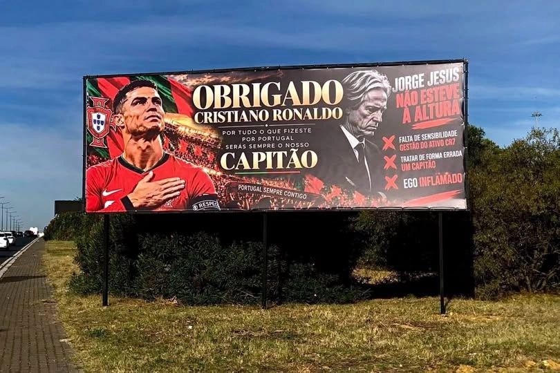 Tensione në Portugali: Shfaqen banderola në mbrojtje të Ronaldos dhe kundër trajnerit Jorge Jesus