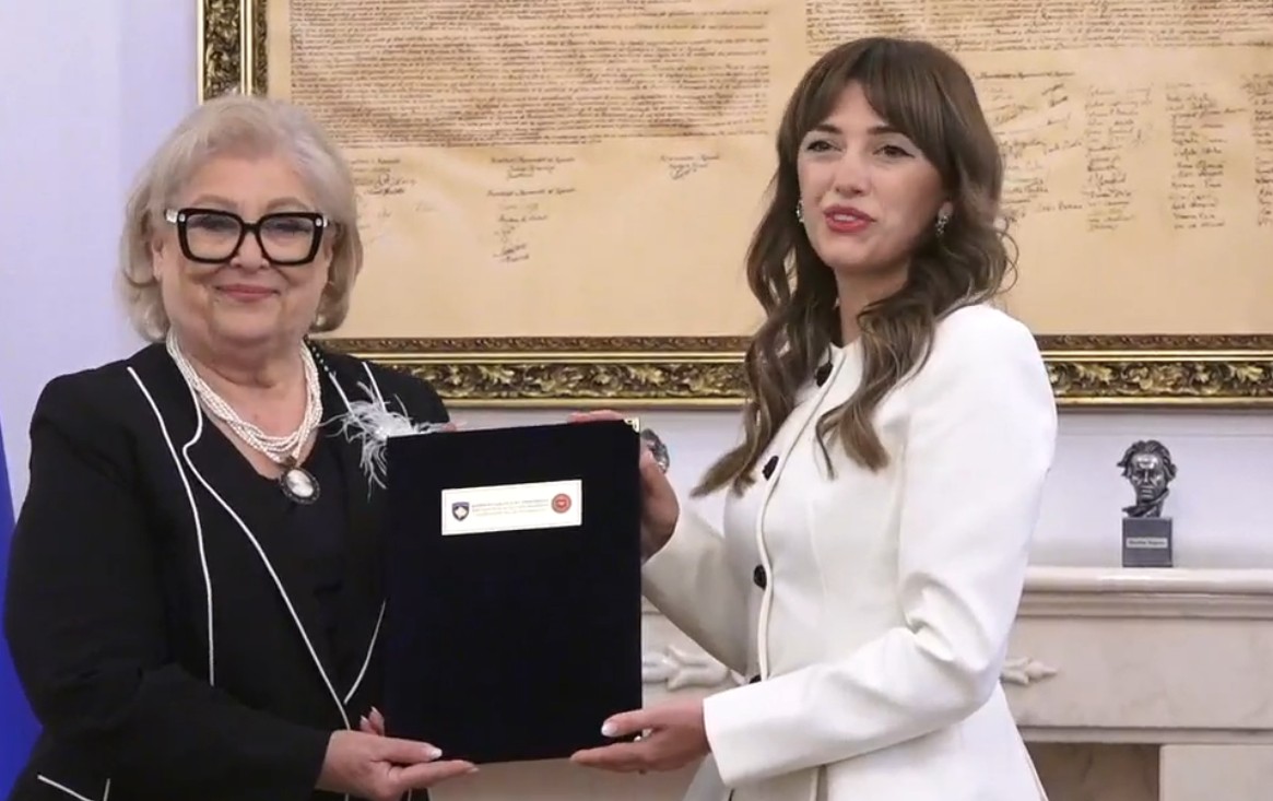 Nis epoka e re: Justina Shiroka-Pula betohet si Presidentja e shtatë e Kosovës