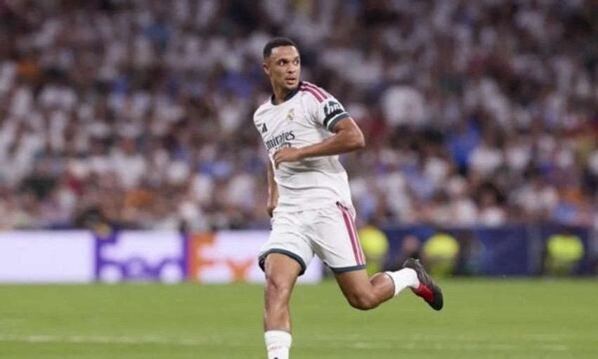 Minutat e pakta në Madrid mund të sjellin një bujë në merkato: Ish-ylli i Liverpoolit mendon largimin nga Real Madridi