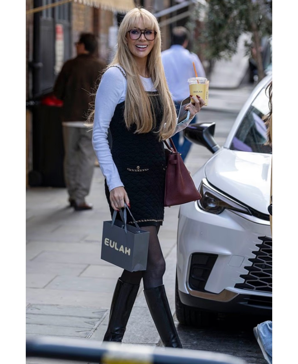 Olivia Attwood shkëlqen në eventin e modës: Kombinimi luksoz që kap vlerën e mbi 23 mijë paundëve
