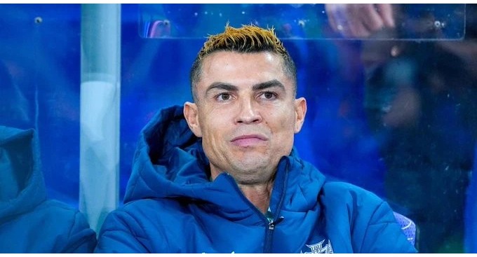 “Ndal botoksin, duket si mollë”: Ronaldo shpërthen me mesazh ironik ndaj gazetarit anglez