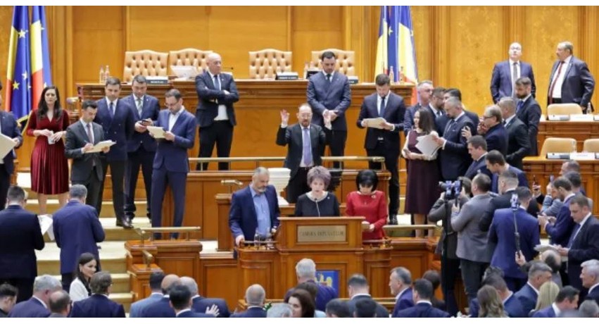 Kriza politike në Rumani thellohet pasi Parlamenti rrëzon edhe kryeministrin e tretë
