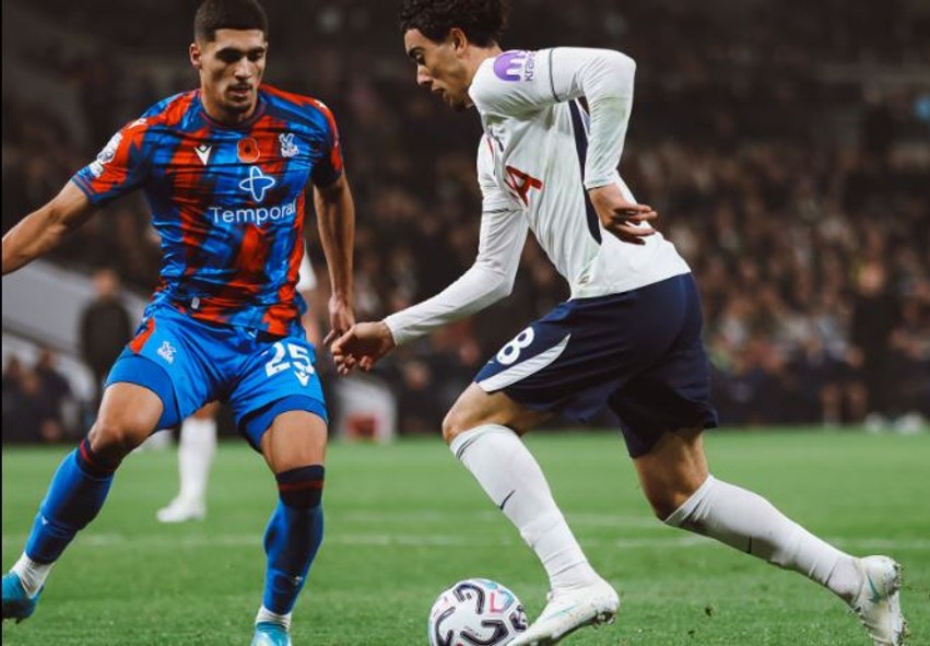 Formë e shkëlqyer për Tottenham, londinezët regjistrojnë triumfin e tretë radhazi në elitën e futbollit anglez