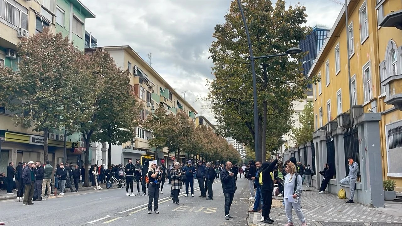 Tensioni dhe masa drastike në Tiranë: 1500 efektivë në gatishmëri për dy protestat e mëdha