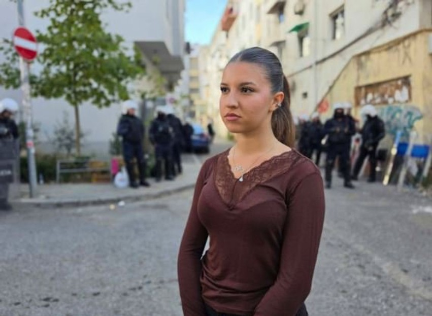 Thirrje për bashkim: Studentja nga Kosova fton shqiptarët t'i bashkohen protestës në Tiranë