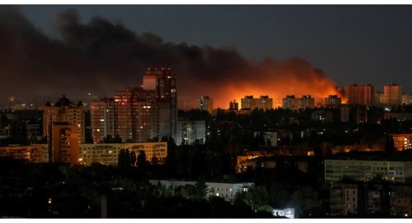Tragjedi në Kiev: Sulmi rus me raketa balistike lë pas viktima dhe dëme të mëdha