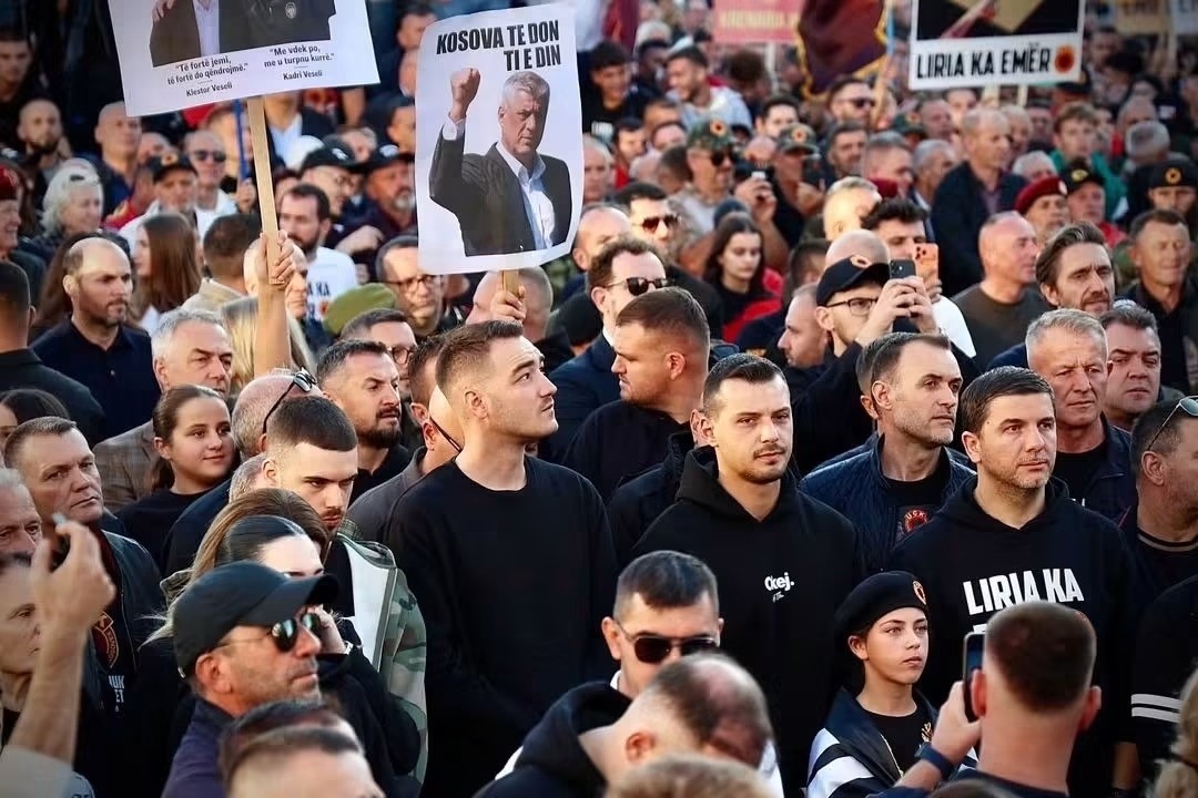 Rezistenca vazhdon në Prishtinë: Sonte mbahet protesta e 17-të radhazi e iniciativës 'Jo në emrin tim'