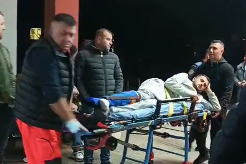 Operacioni në pritje: Si paraqitet gjendja e të riut që pësoi dëmtim në këmbë gjatë protestës