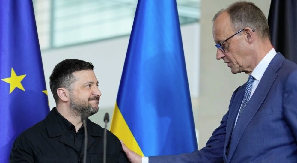 Vizita e papritur e kancelarit gjerman në Kiev: Berlini ndan paketë masive prej 1.35 miliardë eurosh për Ukrainën