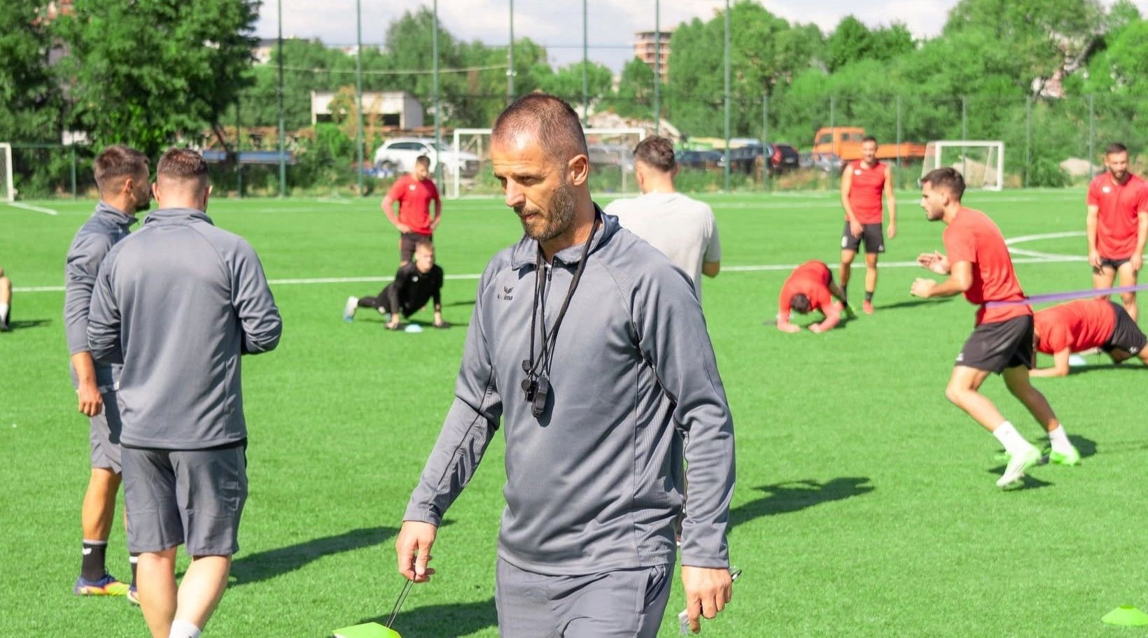 Masë ndëshkimore nga FFK: Gjobitet klubi i Ballkanit dhe trajneri Liridon Leci