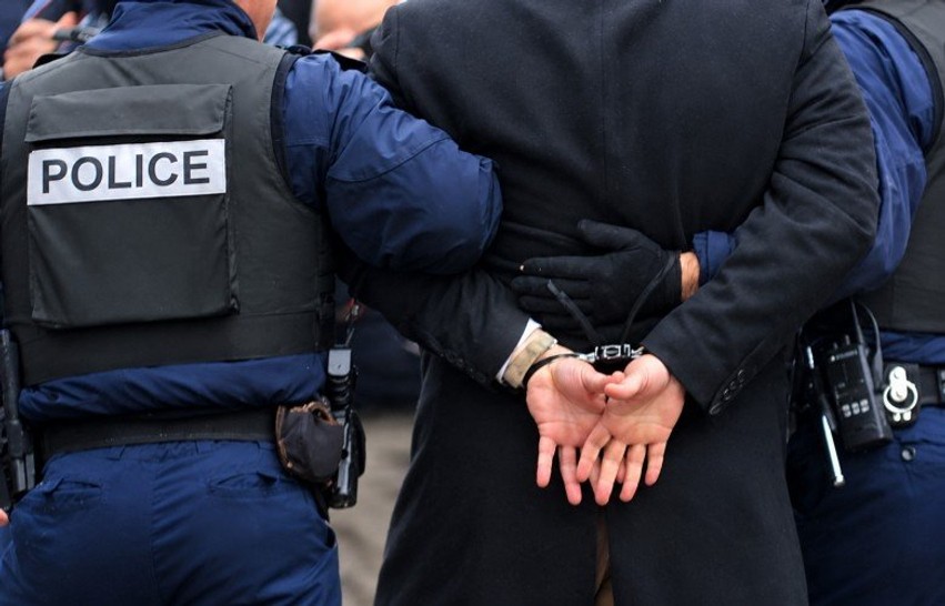 Operacion ndërkombëtar: Sjellin në Kosovë dy persona të shpallur në kërkim nga Mali i Zi dhe Gjermania