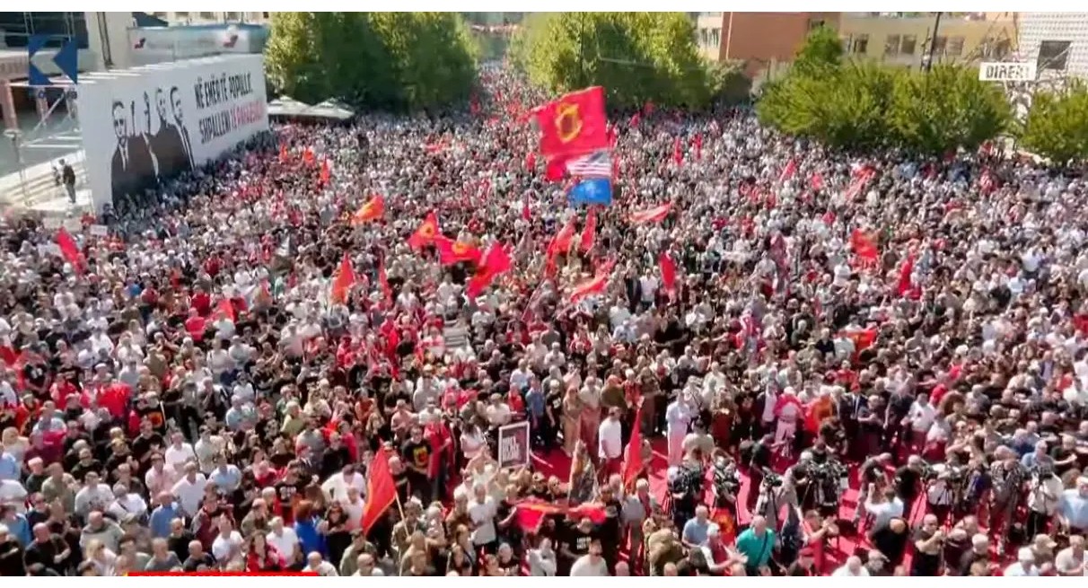 Sot në Prishtinë organizohet marshi masiv “Jo në emrin tim” në mbështetje të ish-krerëve të UÇK-së