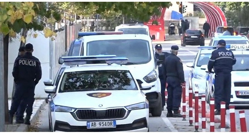 Kërcënime me bombë ndaj institucioneve, dërgohen mesazhe alarmante në 150 adresa