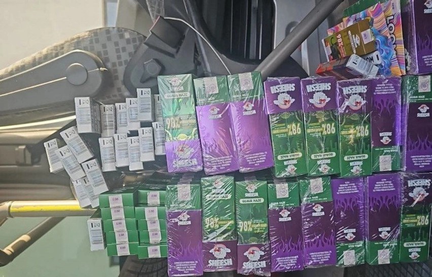 Operacion i suksesshëm në Merdare: Kapen mbi 200 cigare elektronike të mbushura me narkotikë