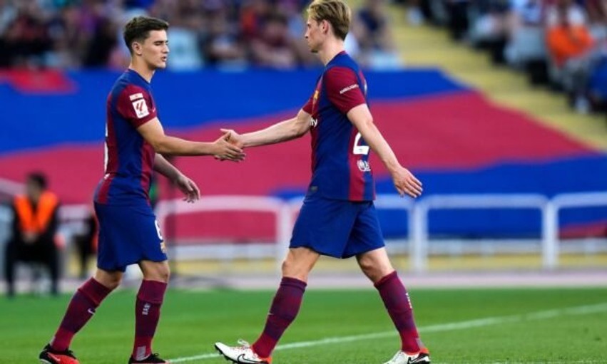 Konkurrenca e ashpër në mesfushë: Rikthimi i De Jong rrezikon pozitat e Gavit te Barcelona
