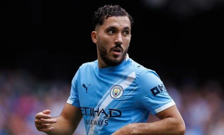 Chelsea përgatit terrenin për transferimin e bujshëm të Rayan Cherki-t