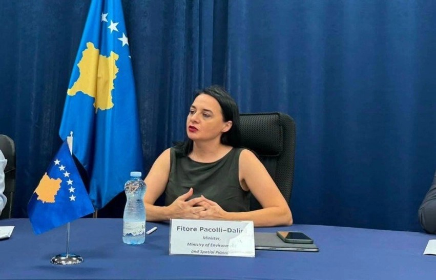 Krizë e mbeturinave në kryeqytet: Ministrja Pacolli ndëshkon me gjoba institucionet përgjegjëse