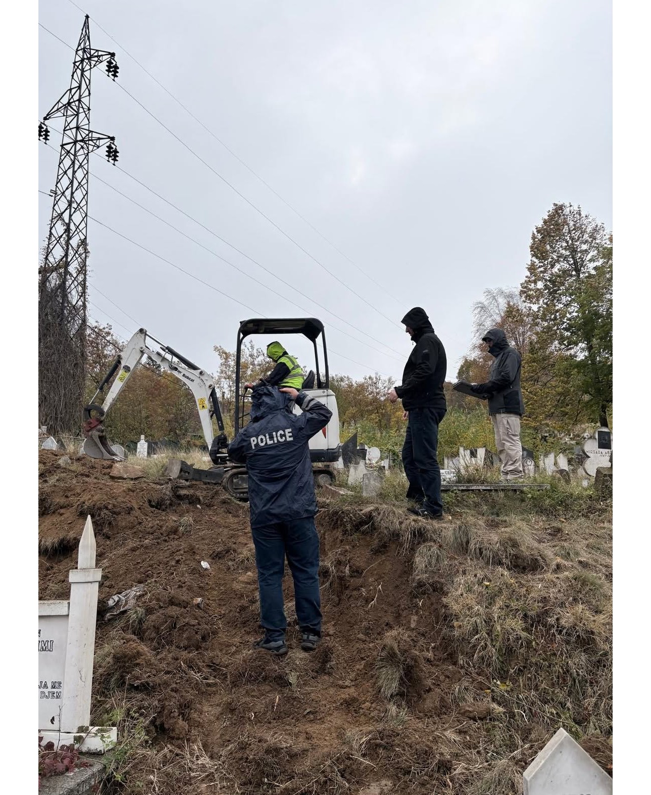 Mitrovicë e Veriut: Zbulohen mbetje mortore në varrezat e qytetit, dërgohen për testet e ADN-së