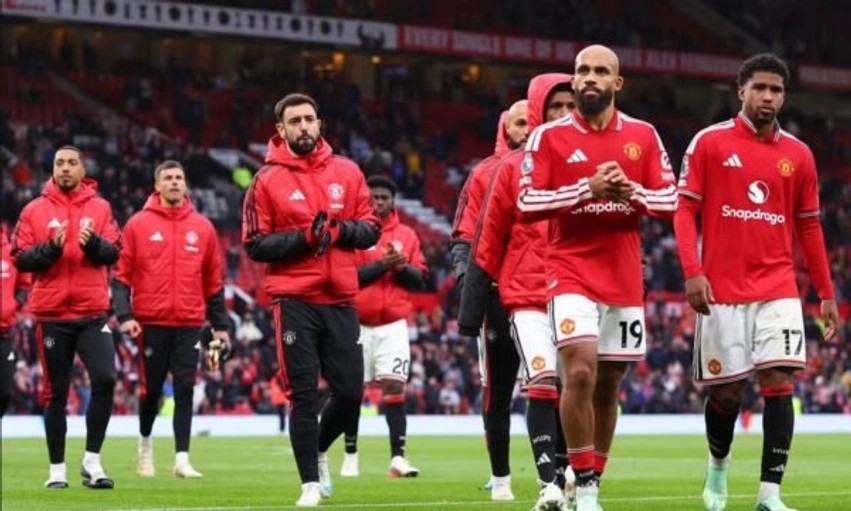 Stuhia te Manchester United: Scholes dhe Rooney shpërthejnë me kritika të ashpra ndaj kapitenit dhe skuadrës