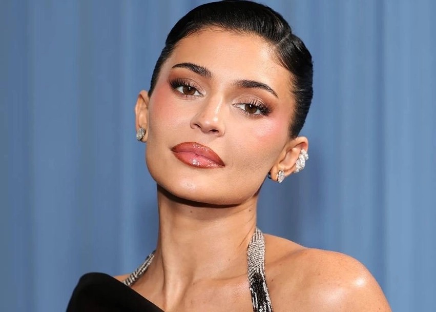 Kylie Jenner në rolin kryesor: Ylli i reality-t bën debutimin në thrillerin televiziv “Bachelorette Weekend”