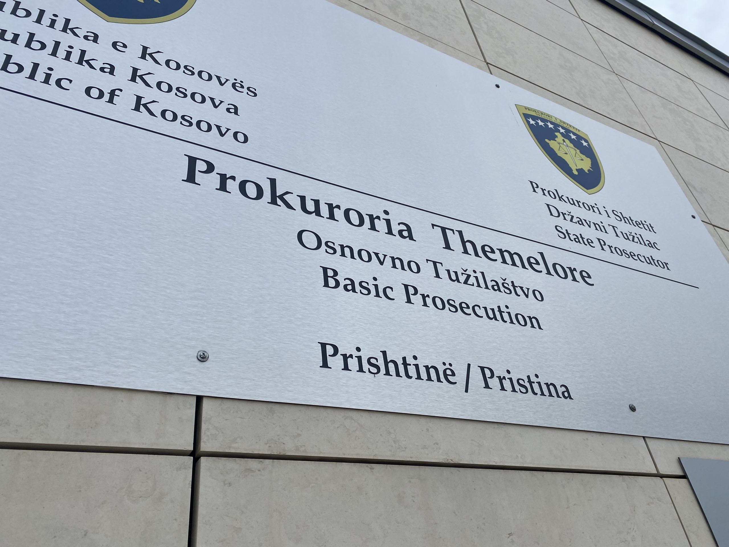 Akuzohen dy ish-roje pyjore në Lipjan: Refuzuan të dorëzonin armët zyrtare pas largimit nga puna