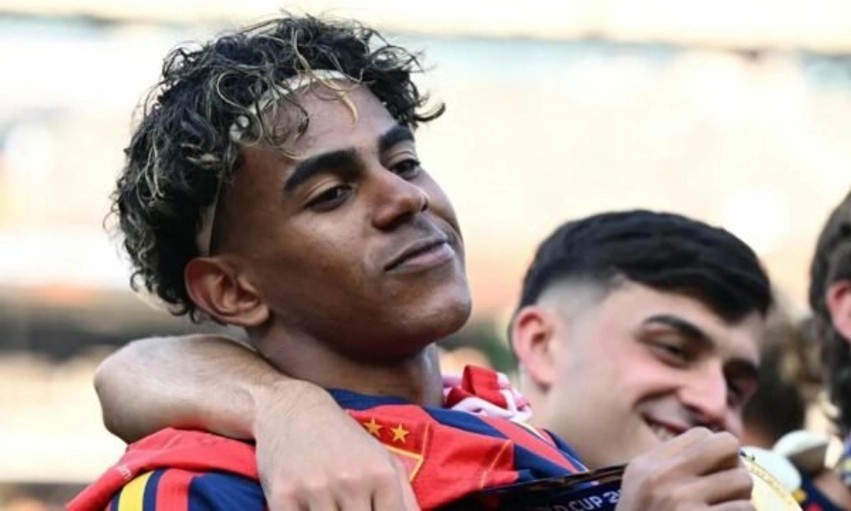 Magjia e Yamalit rikthehet: Ylli i Barcelonës shkëlqen me Spanjën dhe u Jep Përgjigje Kritikëve