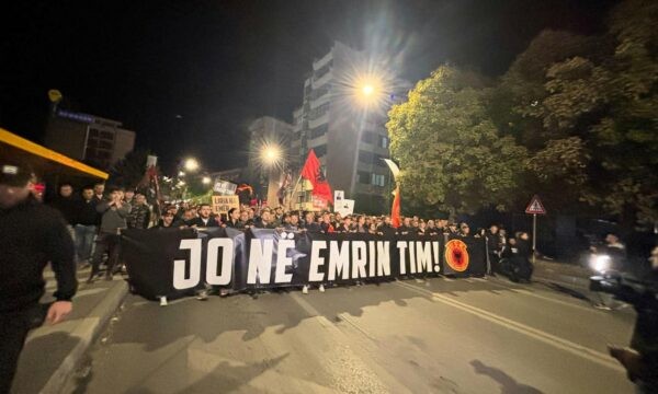 Mbyllet pa tensione nata e 17-të e protestës “Jo Në Emrin Tim” kundër vendimeve të Hagës