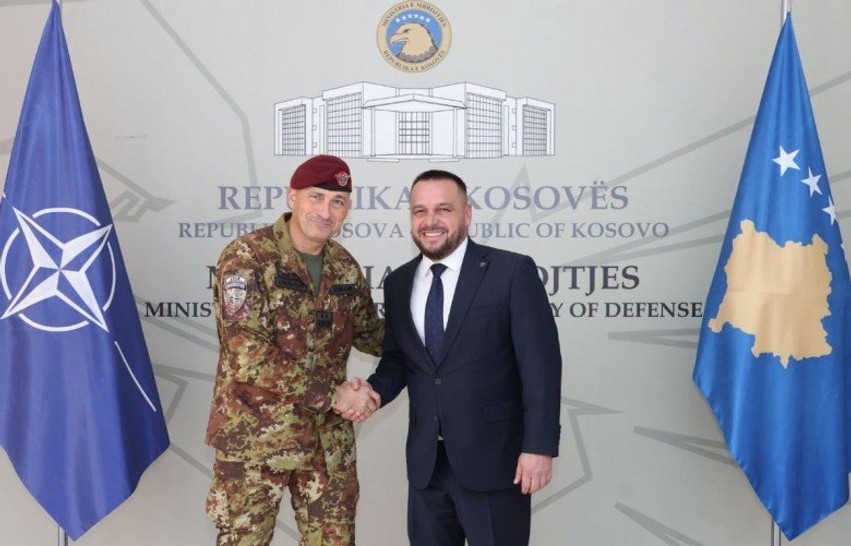 Ministri Maqedonci pret komandantin e ri të KFOR-it: Integrimi në NATO, synimi ynë kryesor strategjik