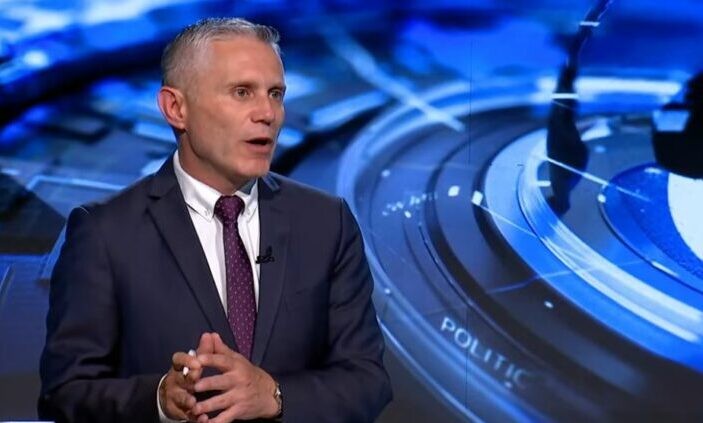 Kallëzim penal në prag ndaj Ushtrueses së Detyrës së Presidentes, deputeti Ramadani flet për shkelje ligjore