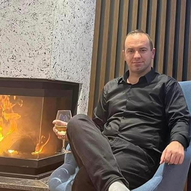 Paradoksi i mjekësisë: Specialistët mbeten jashtë sistemit publik, ndërsa listat e pritjes zgjaten pafund