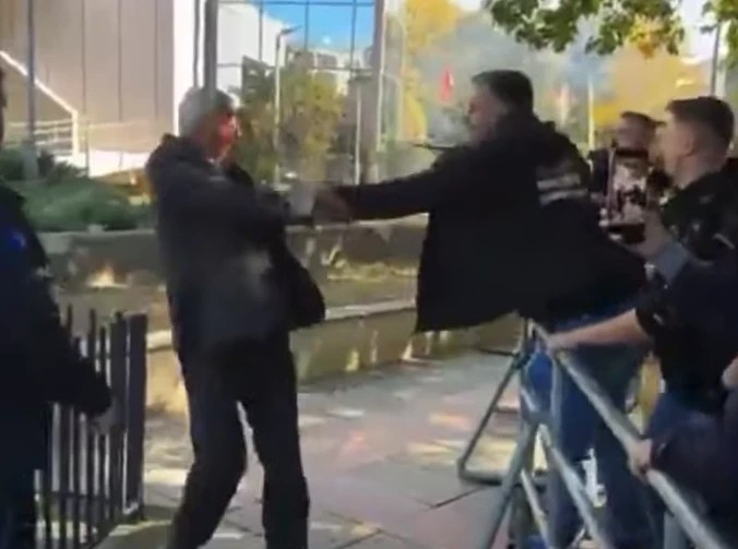 Tensione para Kuvendit: Sami Kurteshi përfshihet në përplasje me protestuesit