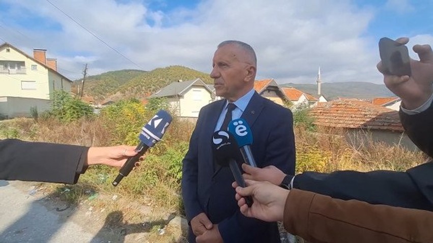 Zgjedhjet në Serbi: Shaip Kamberi kryen obligimin qytetar në Tërnoc dhe u bën thirrje shqiptarëve për pjesëmarrje masive