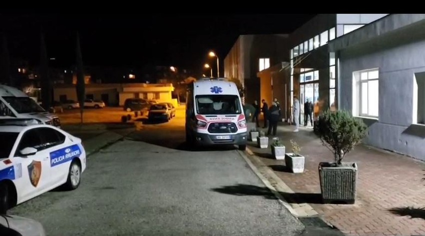 Aksident i rëndë në Berat: Automjeti përplas çiklistin dhe arratiset, i plagosuri niset drejt Tiranës