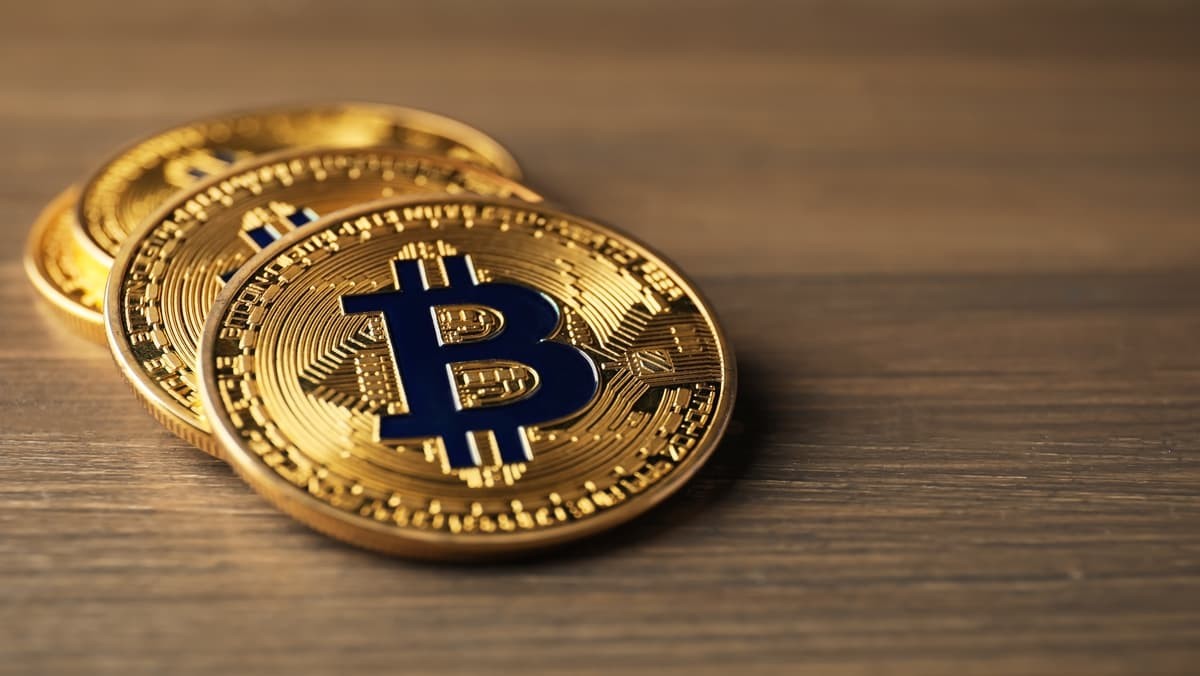 Tregu i kriptomonedhave nën trysni: Çfarë po ndodh me çmimin e Bitcoinit dhe ku synojnë analistët?