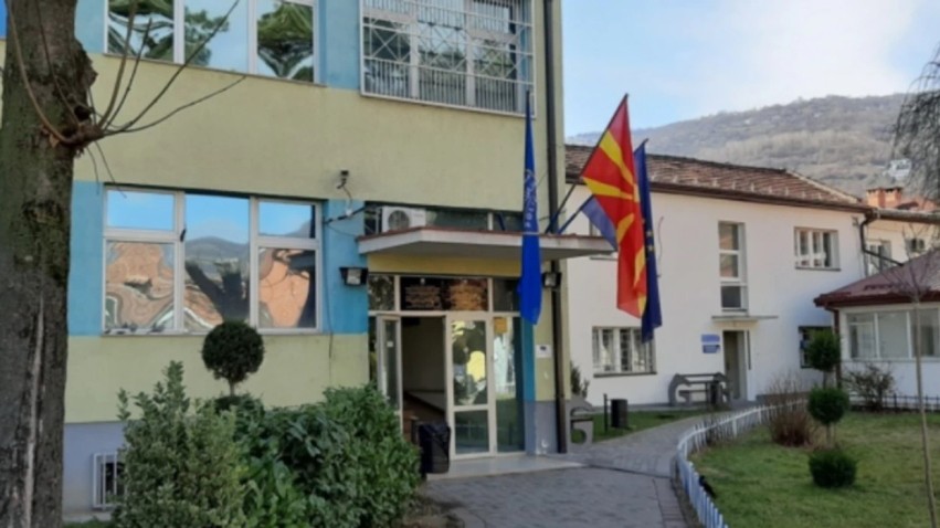Incident në Tetovë: Ndalohen katër shtetas polakë pasi dëmtuan hyrjen e magazinave ushtarake