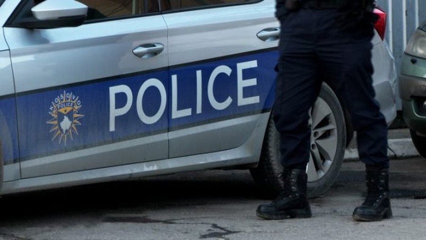 Aksion policor në Kamenicë: Zbulohen armë dhe municion në banesën e të dyshuarit