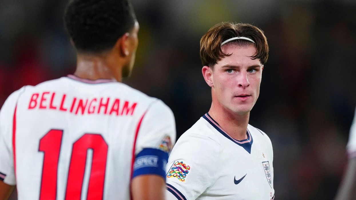 Beteja në Ligën Premier: Chelsea avancon ndjeshëm përpara Liverpoolit për transferimin e mesfushorit sensacional