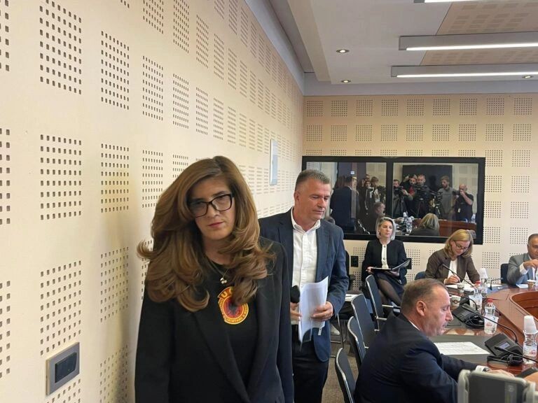 Bojkoti i PDK-së vazhdon, deputetët braktisin mbledhjen e komisionit dhe kërkojnë kalimin e Ligjit për Gjykatën Speciale