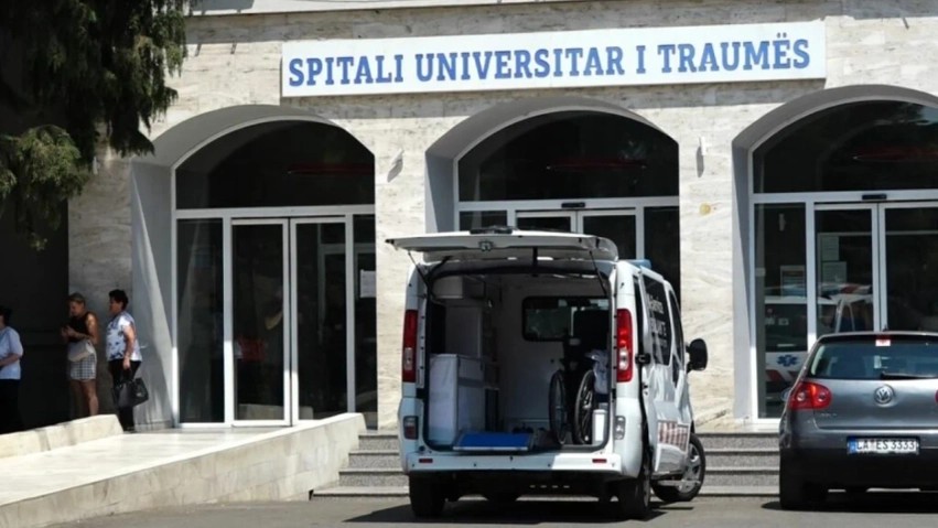 Tensionet në Tiranë: Lëndohen tre persona gjatë tubimit, mes tyre një i mitur dhe një gazetar