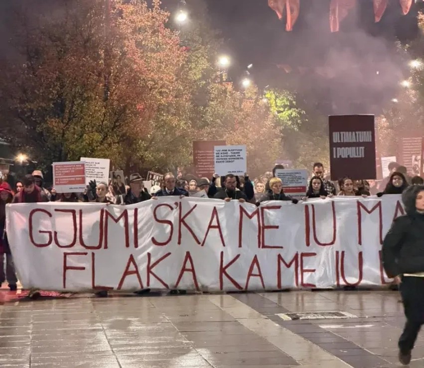 Tensioni dhe kërkesa për drejtësi: Incizimi i Arlinda Zekajt me togerin dëgjohet para Qeverisë