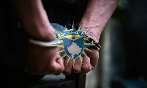 I dënuar për armëpërdorim, prangoset nga Policia e Kosovës personi i shpallur në kërkim në qytetin e Pejës