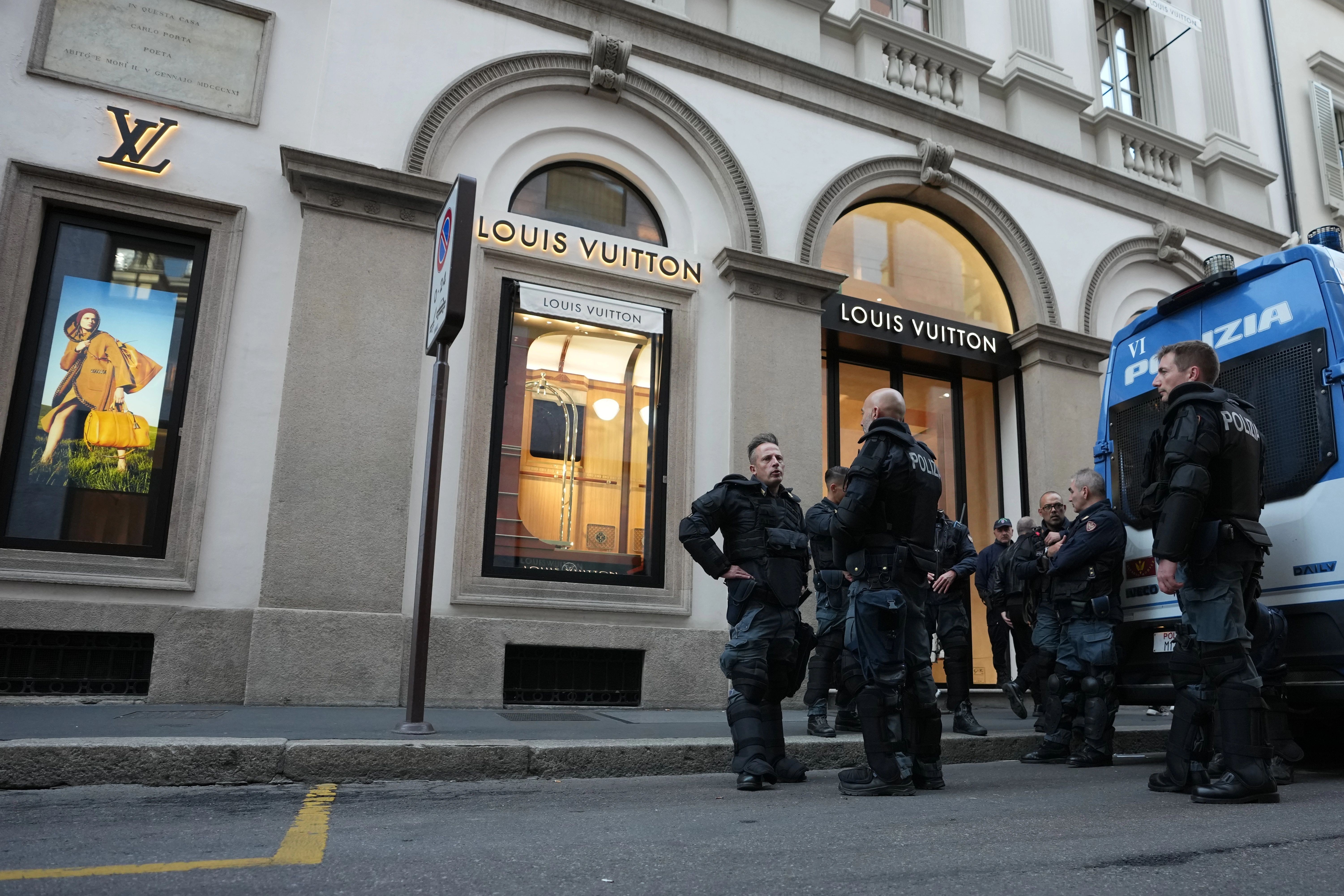 Trazirat e dhunshme detyrojnë qeverinë italiane të mobilizojë ushtrinë në Milano: Dërgohen 500 ushtarë
