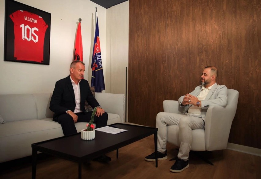 Vllaznia nis aventurën e re, hungarezi Csaba Laszlo merr drejtimin e stolit shkodran