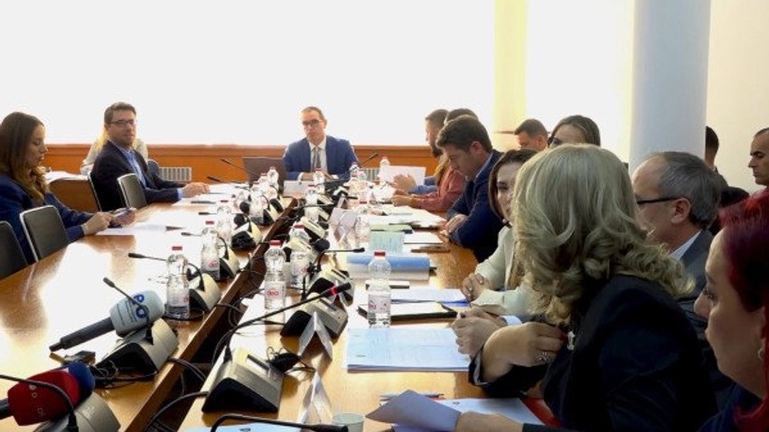 Rrëzohet amendamenti për fondin e memorialit të fëmijëve të luftës, përplasje në Komision për Buxhetin