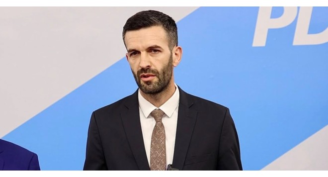 Deputeti Rrahmani bën thirrje për protesta: Qeveria ka dështuar, vetëm sheshi mbetet zgjidhje për çlirimtarët