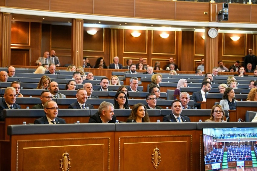 Saim Tahiraj kritikon ashpër Kuvendin për deklaratën mbi Specialen dhe kërkon shpjegime nga LDK-ja për largimin e Besian Mustafës