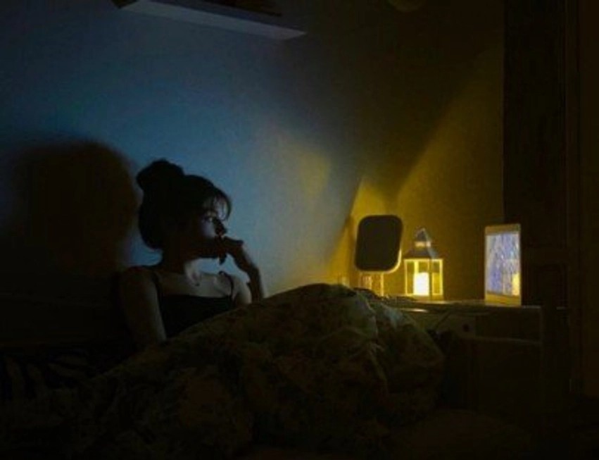 Vështirësi për të fjetur nga mendimet e errëta? Metodat efektive për të mposhtur ankthin e natës