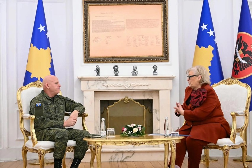 Presidentja Shiroka Pula pritje zyrtare komandantin e FSK-së, në fokus ngritja e kapaciteteve ushtarake